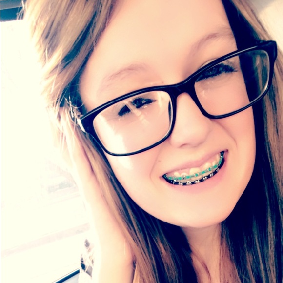 Meet your Posher, Emily - Picture 1 of 1